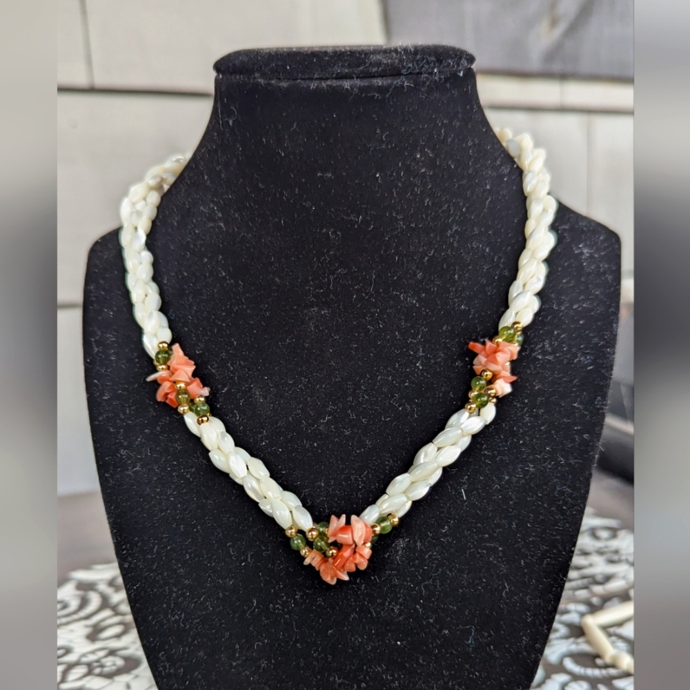 Vintage 1960’s Faux Pearl Rice‎ Beads Jade Coral Twist Necklace Choker
